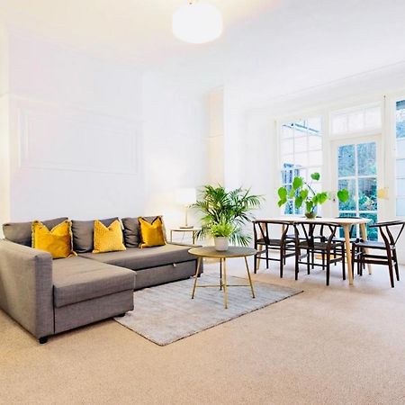 Spacious & Charming Garden Flat -Zone 2- Great For Central London Access Luaran gambar