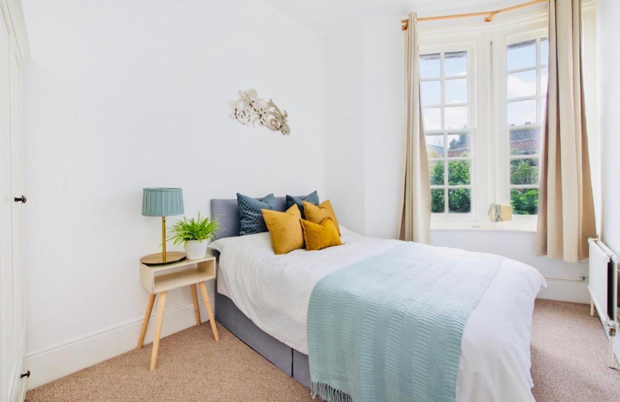 Spacious & Charming Garden Flat -Zone 2- Great For Central London Access Luaran gambar
