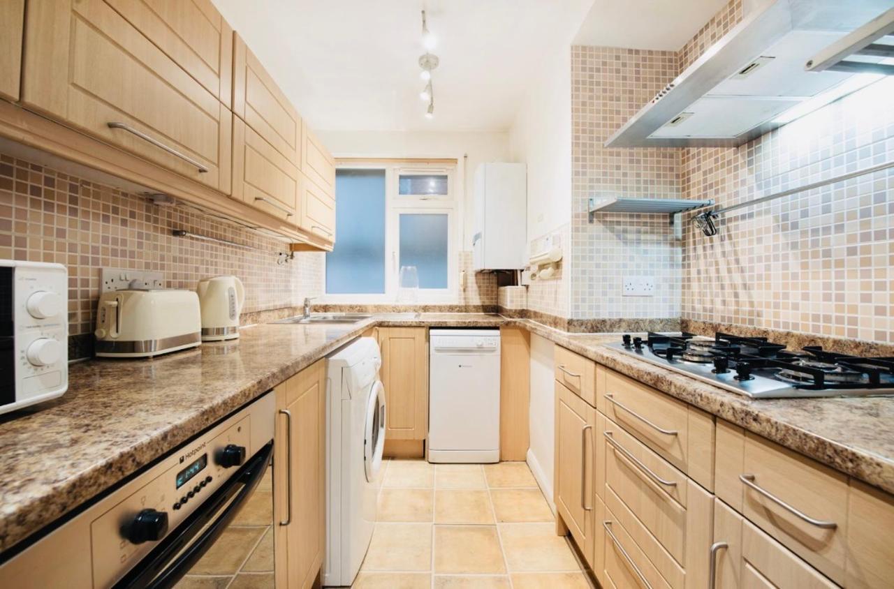 Spacious & Charming Garden Flat -Zone 2- Great For Central London Access Luaran gambar