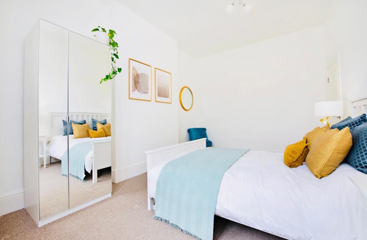 Spacious & Charming Garden Flat -Zone 2- Great For Central London Access Luaran gambar